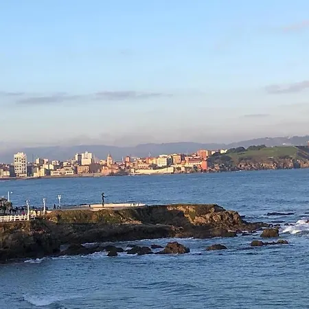 Playa, Terraza, Vistas Al Mar, Garaje, Estacion Ave A 5 Min Andando アパート ヒホン